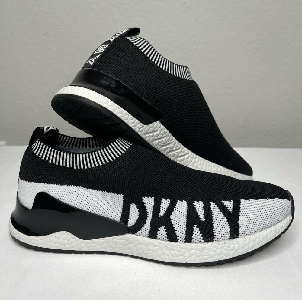 DKNY RINI Women’s Slip-On Knit Sneakers Black and White Size 6 M New